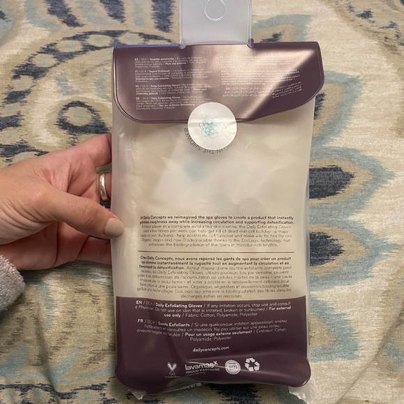 Daily Concepts Daily Exfoliating Gloves - Picture 2 of 2